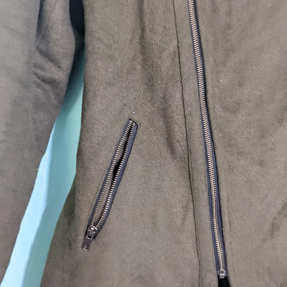 Green and Gray Diagonal Zip Fall Jacket Size Medium - Picture 3 of 5